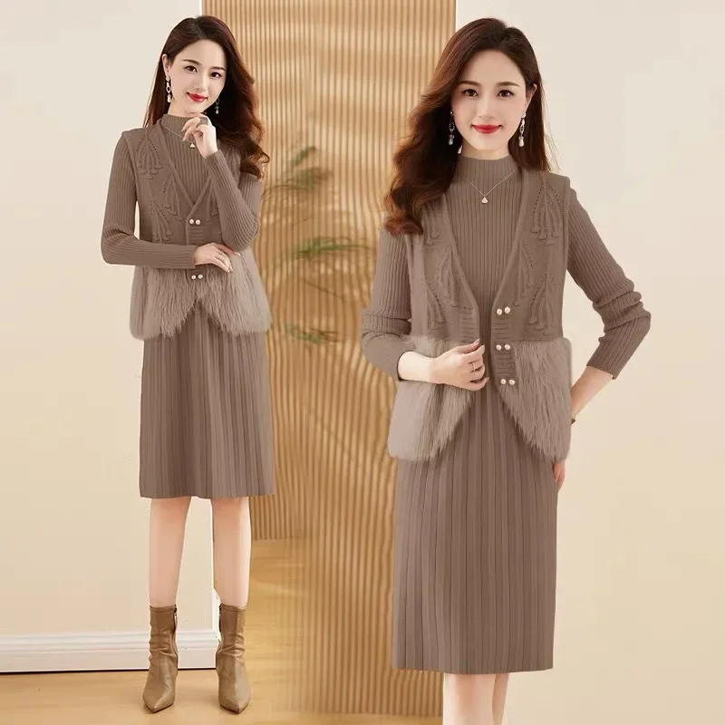 Трикотажное платье-свитер для осени и зимы