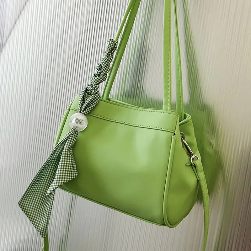 

Женская сумка на плечо с лентами и узором, трендовая маленькая сумка-Кроссбоди с откидной крышкой для женщин, летняя новая модная брендовая ...