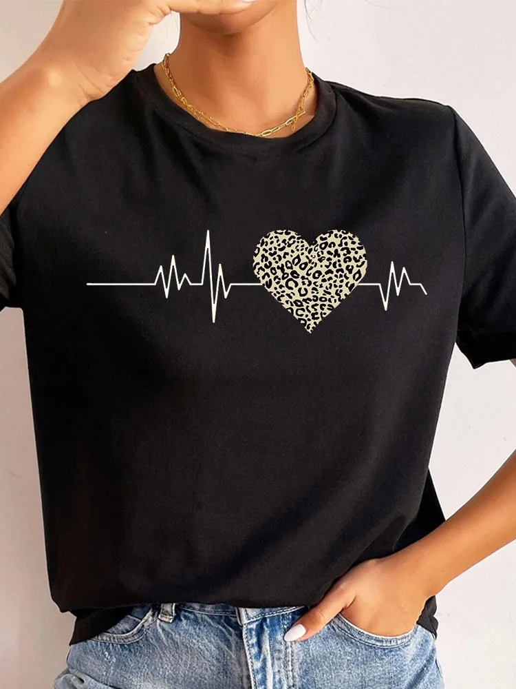 

Новая футболка с леопардовым принтом сердцебиения, модная женская черная футболка, Топы, повседневные футболки с коротким рукавом, женские ...