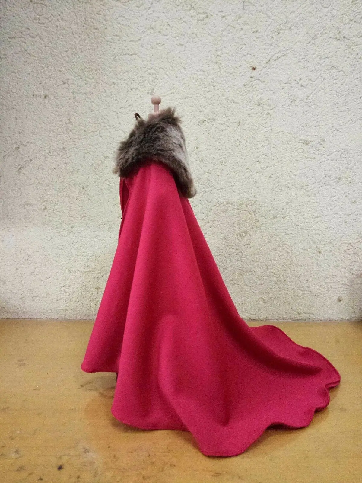 

G4-7 [only cape]1/6 Scale Red Long Cape Cloak Model FOR 12" Female&Male Body Figure Doll TOYS