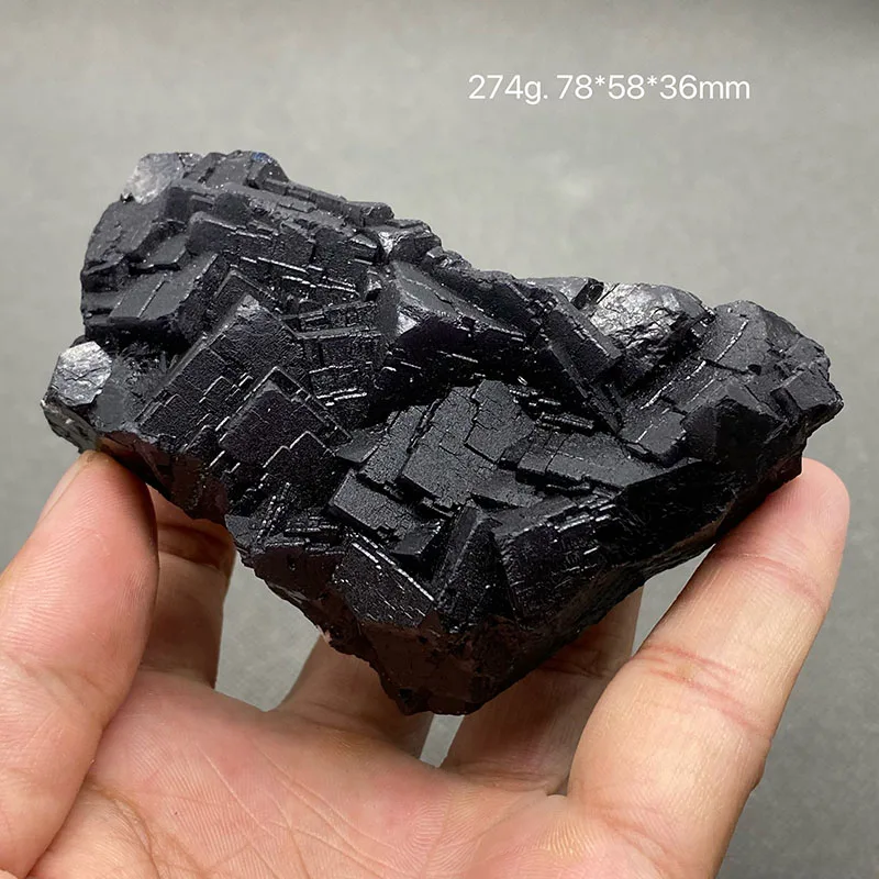 100% натуральный пакистанский флюорит черной розы (флуоресцентный эффект Красного