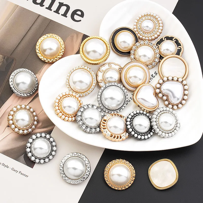 

10pcs Fashion Metal Pearl Buttons Inlaid with Rhinestone Coat Sweater Luxury Decoration Accessories Round DIY Sewing Button