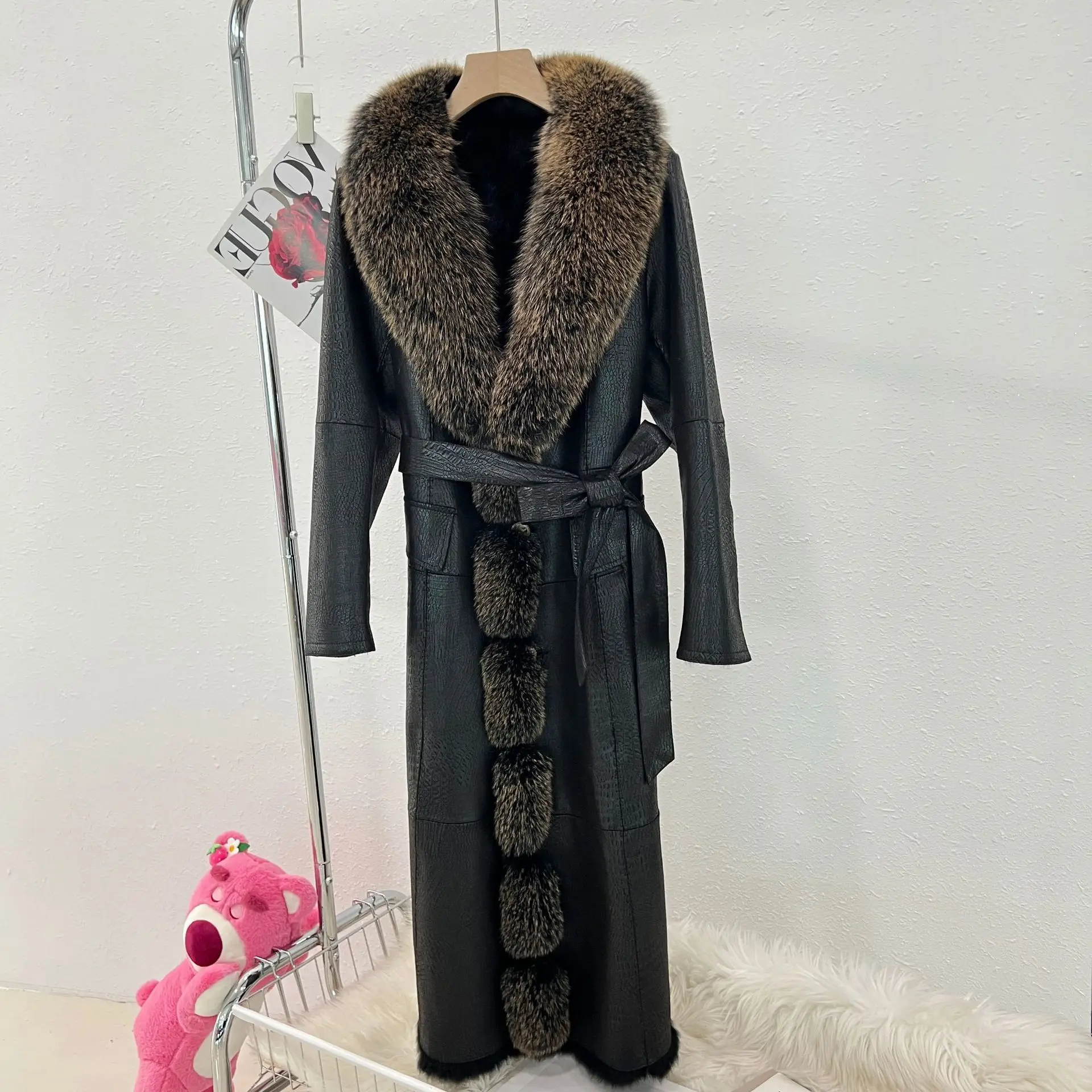 Меховое пальто Haining из кроличьего меха цельное женское длинное приталенное