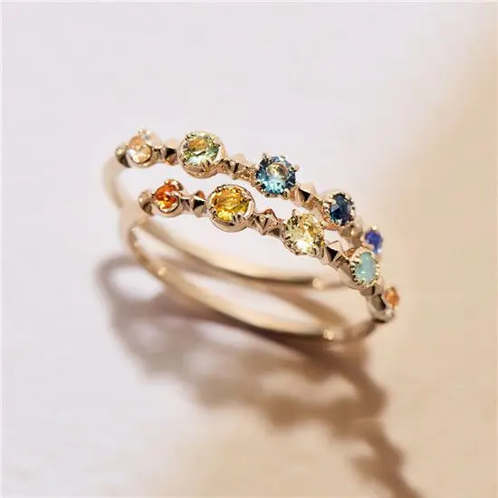 

Цветное небо, постепенное изменение, кольцо с разноцветными кристаллами, прохладный ветер, для пожилых и небольших людей