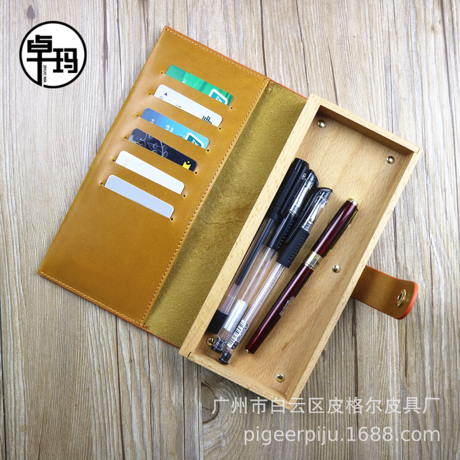 Tanie Kreatywna Skóra Męska I Damska Z Brzoskwiniowym Drewnem Bukowym Skóra Crazy Horse Ołówek Prezent Retro Skóra Bydlęca Drewniane Pudełko Piórnik Tanie Kreatywna Skóra Męska I Damska Z Brzoskwiniowym Drewnem Bukowym Skóra Crazy Horse Ołówek Prezent Retro Skóra Bydlęca Drewniane Pudełko Piórnik