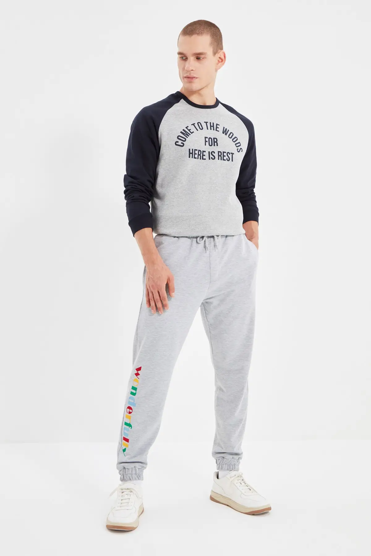 

Trendyol Men 'S Regular Fit Sweatpants TMNAW22EA0110