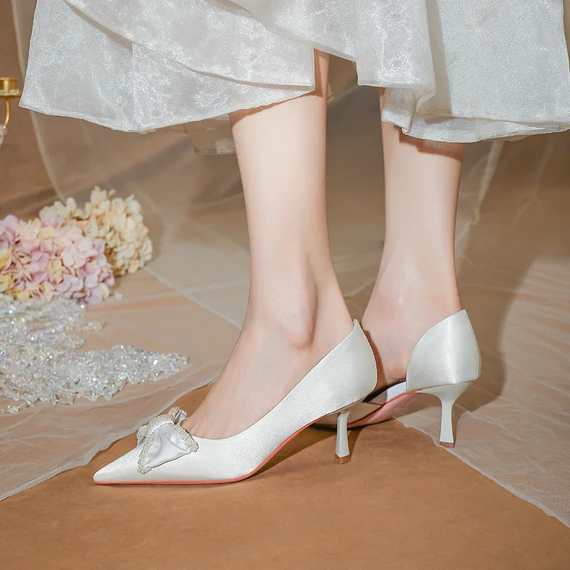 Женские атласные туфли на высоком каблуке Stjyle летние шпильке с жемчугом и бантом
