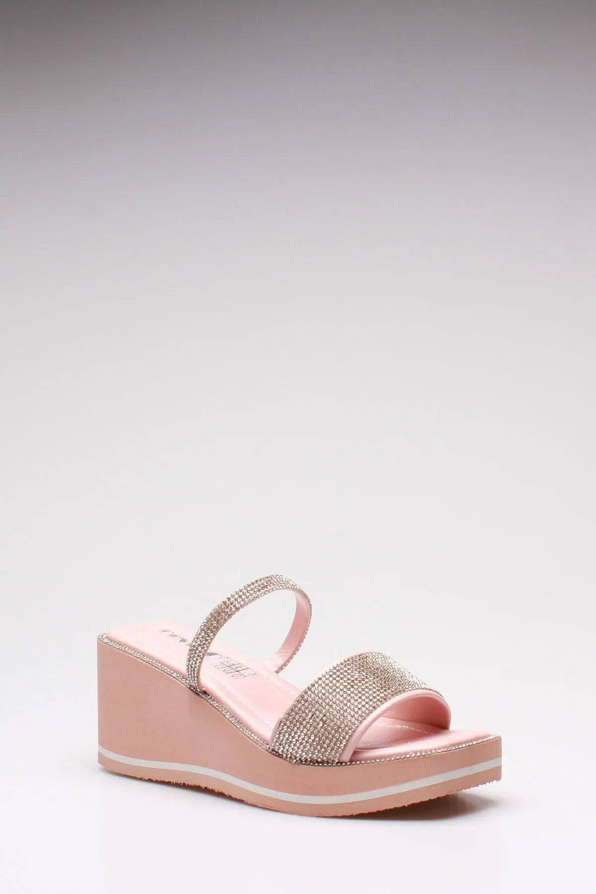 

Модные стильные женские сандалии и тапочки