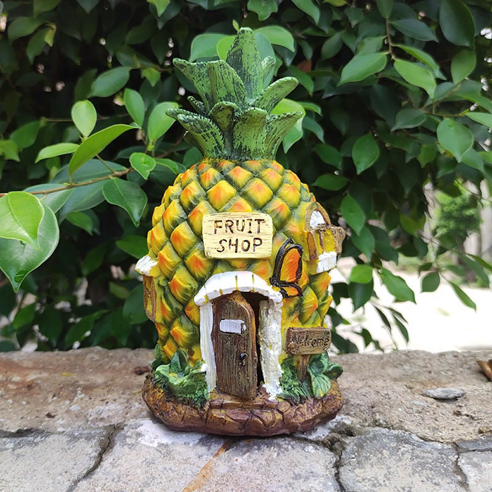 

Pineapple House Garden Resin LED Garden Resin Figure Waterproof Solar Light Flocked House Figurines Garden Decoration Ornament