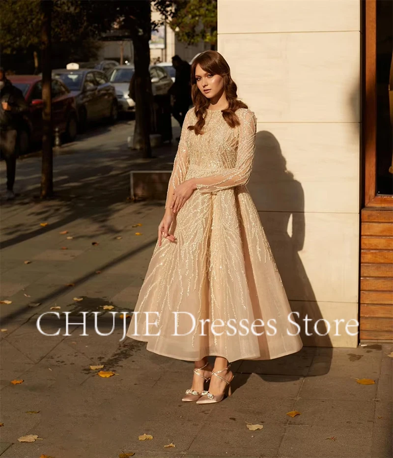 Мусульманское вечернее платье с высоким воротом