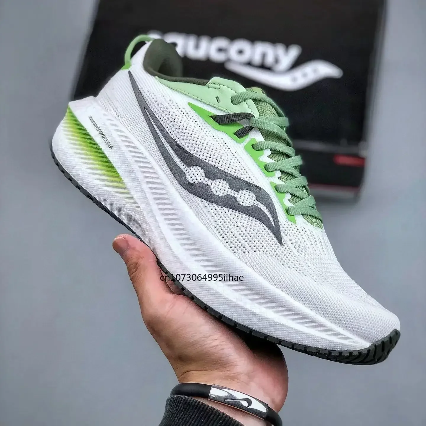 

Original Saucony Victory 21 Men Shockproof Racing Popcorn Outsole Casual Running Shoes Women Sports Cushioning Light Sneakers