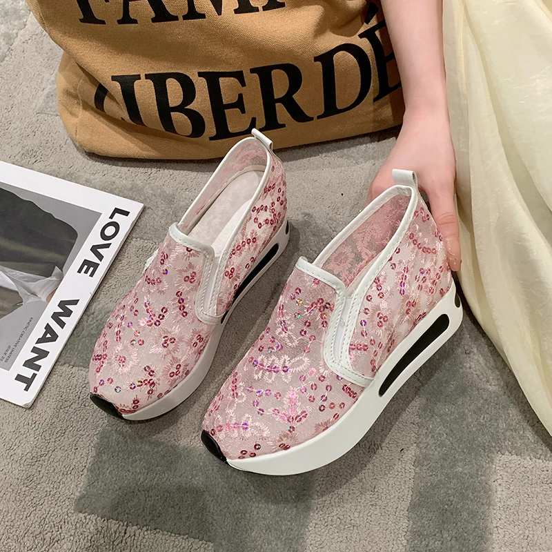 

Summer New Designer Women's Sneakers Platform Wedges Embroidery Sequin Mesh Slip on Casual Comfy Plus Size Ladies Sports Shoes