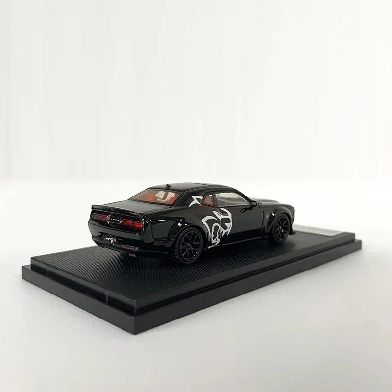 Модель автомобиля Stance Hunters 1:64 Dodge SRT Hellcat литая под давлением коллекция спортивных