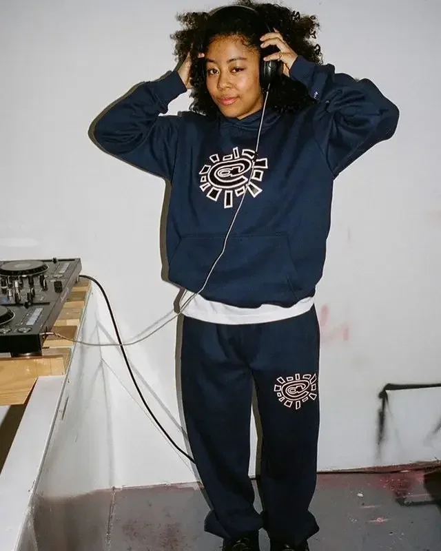 Осенне-зимняя толстовка с капюшоном из качественного хлопка и флиса в