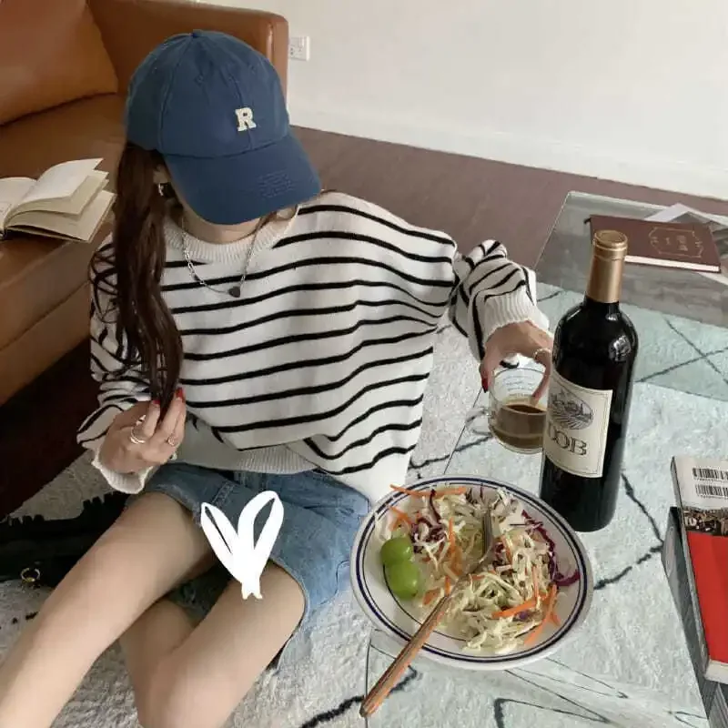 Свитер в полоску нестандартной формы осень/зима 2023 новый дизайн чувственный с