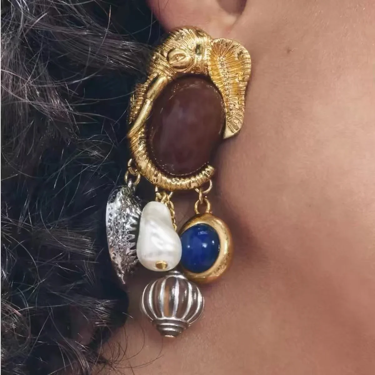 Серьги-подвески в стиле ретро с жемчугом и кисточками форме сердца из смолы