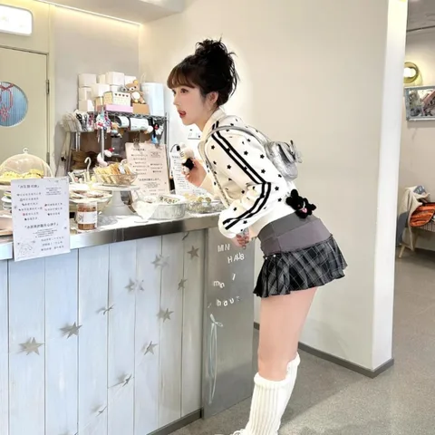 Neploe, свободное, милое, свежее, студенческое пальто в консервативном стиле, толстовка с вышивкой в горошек и звездой, короткая универсальная литературная куртка