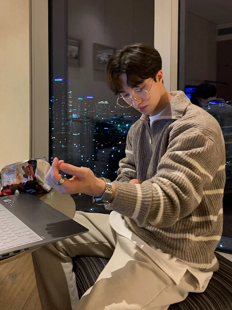 Мужской вязаный свитер с лацканами универсальный Полосатый пуловер в Корейском