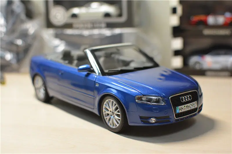 Фото Масштабная модель автомобиля Audi A4 Convertible 3.2 Norev 1:18 из литого металла №3