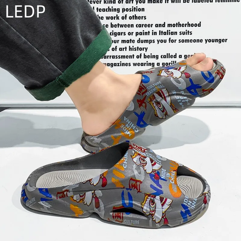 Мужские шлепанцы для дома и улицы универсальные сандалии Нескользящие удобные