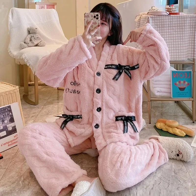 Рисунок 3 - Женская флисовая Пижама кораллового цвета