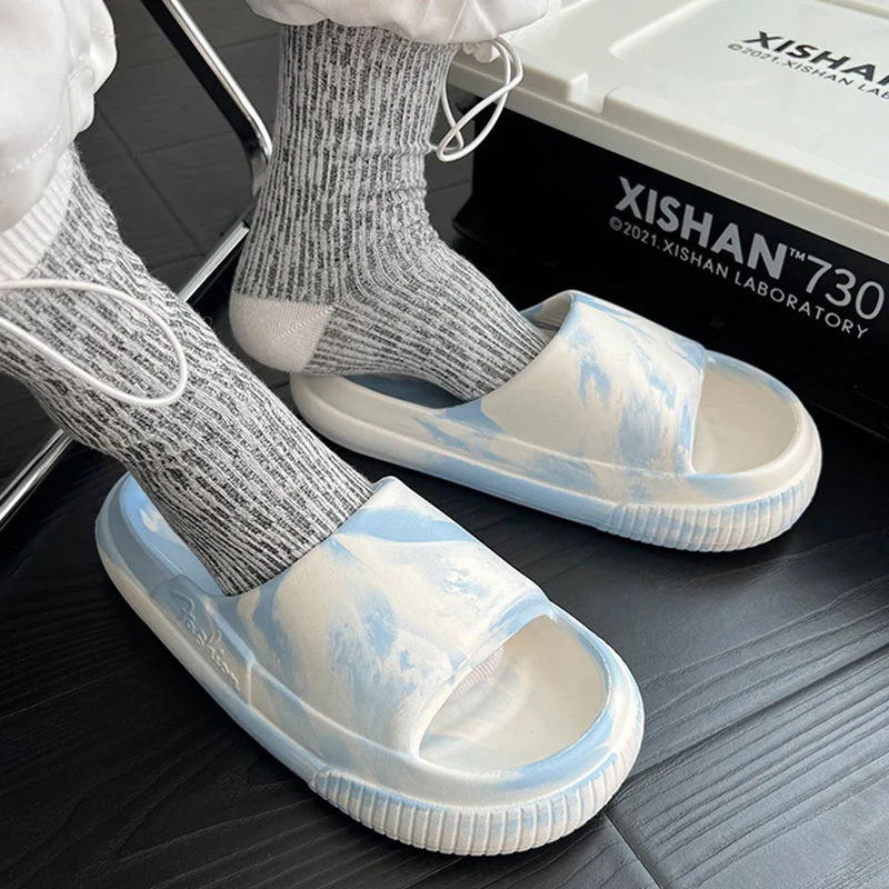 Тапочки женские на толстой подошве уличные шлепанцы платформе разные цвета