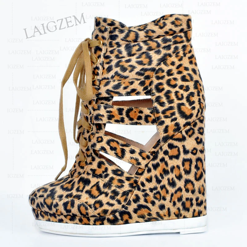 Женские босоножки ZHIMA на танкетке из искусственной замши сандалии высокой