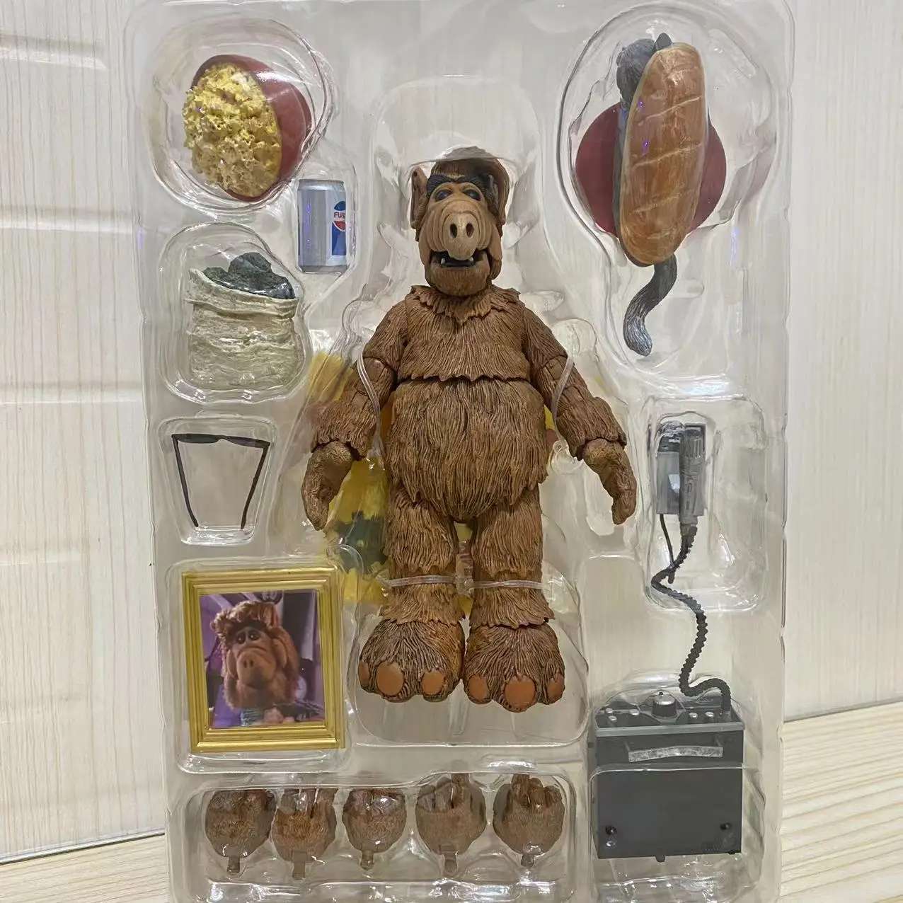 

Genuine In Stock Anime Figure Neca 45100 Has A 7-Inch Statue Ultimate Version Of Alf Action Figure Toys For Children Gifts