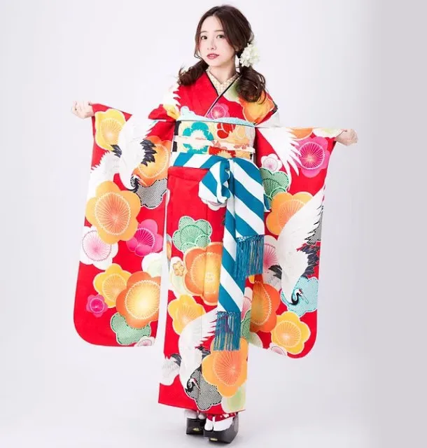 Японское традиционное официальное кимоно женское из Киотского шелка с