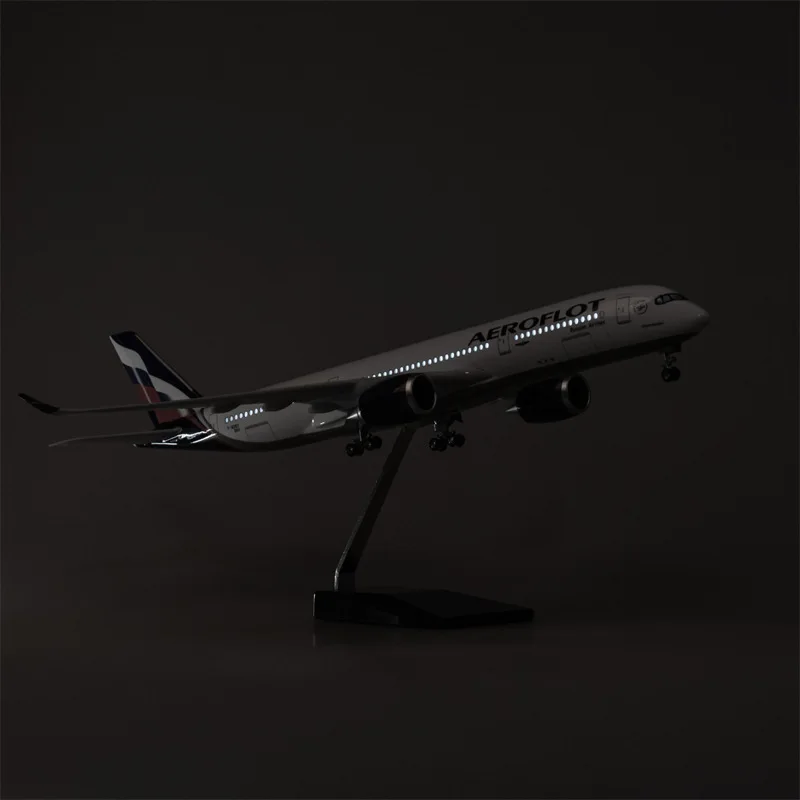 С колесами и подсветкой модель самолета авиационного Аэрофлота аэробус A350