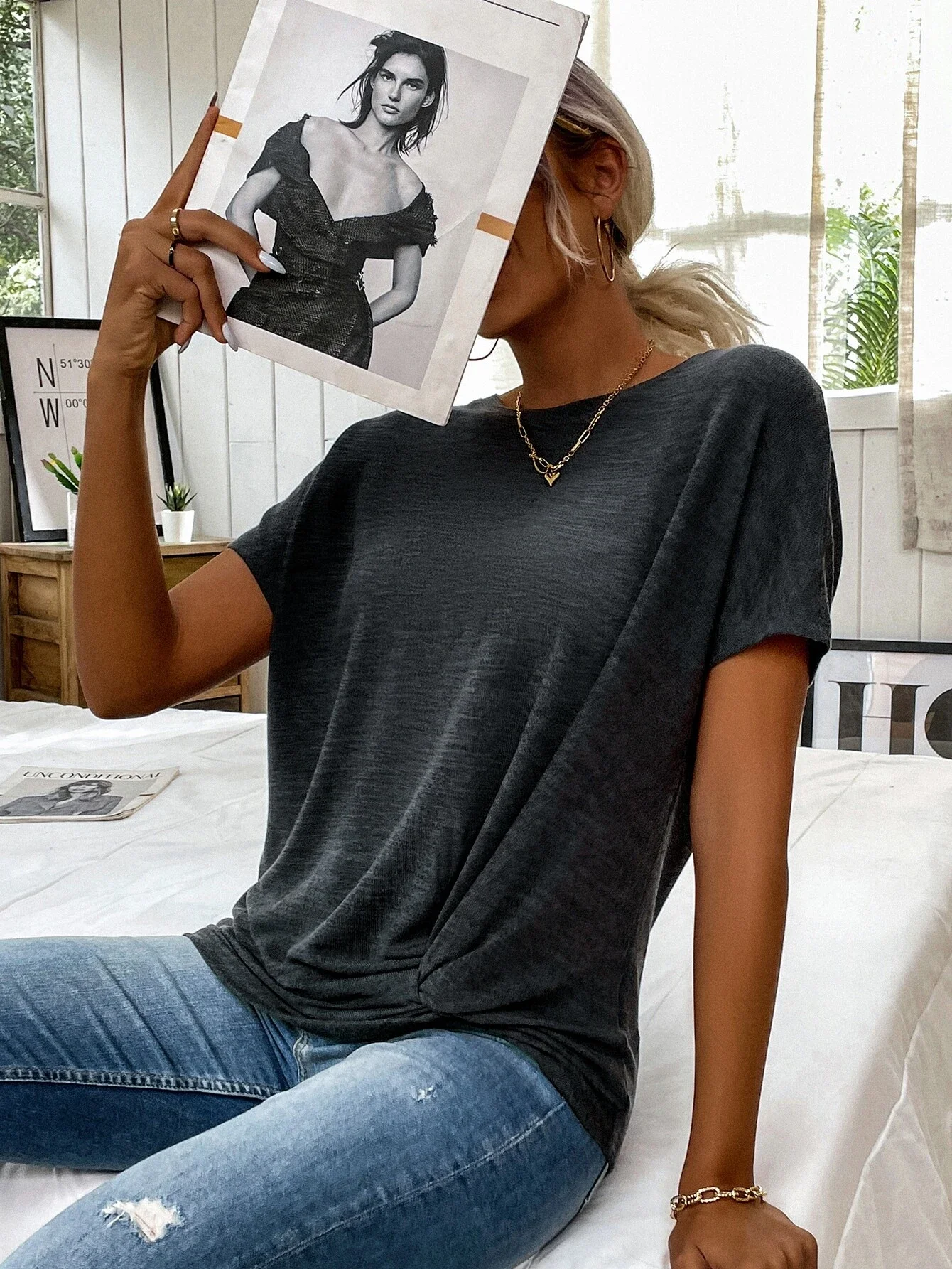 

Batwing Sleeve Twist Hem Top