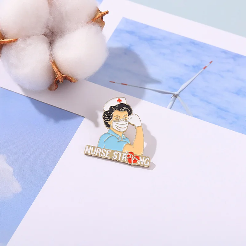 Броши врач-медсестра