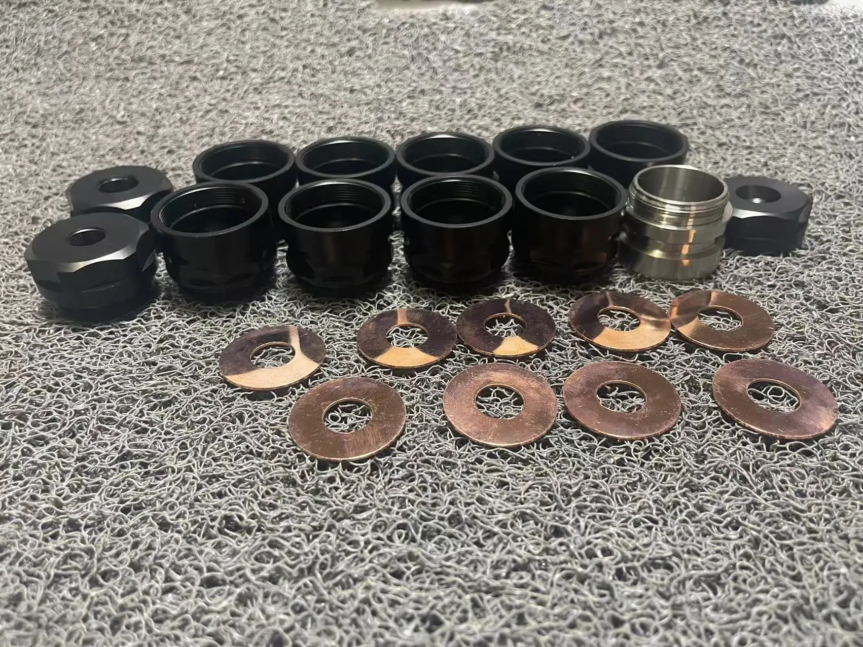 

1.57"OD 12.5"L Modular Solvent Cleaning Tube Filter 1.375x24 8x Aluminum Cups 1x SS Cup 9x baffle liners 1/2x28+5/8x24 End Caps