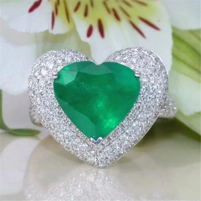 

Silver Color Luxury Heart Green Zirconia Ring for Women Personalized Fashion Design Party Bridal Engagement Jewelry Accessories