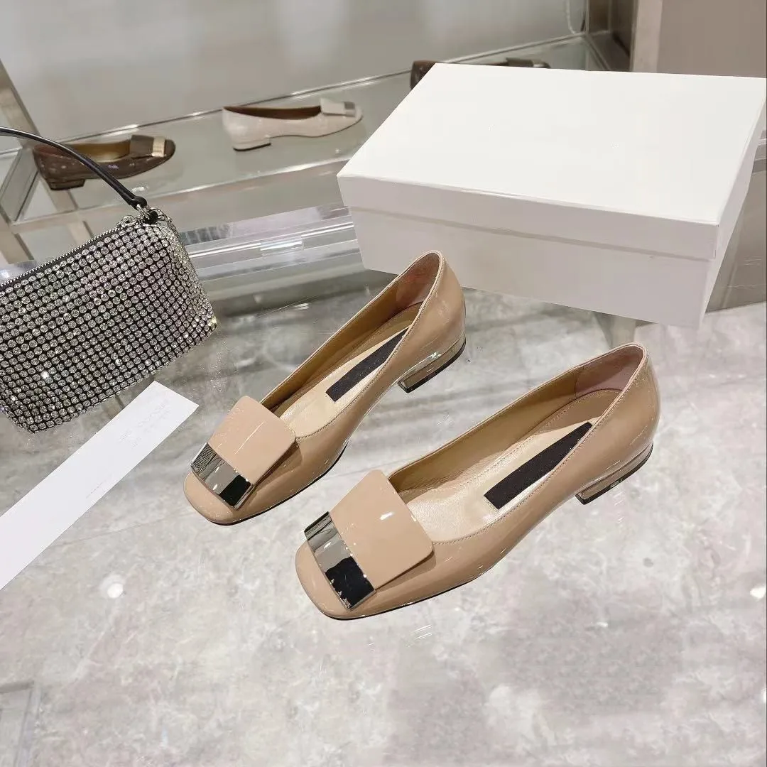 2022 spring new patent leather flat sole single shoes women's head leather versatile flat heel metal shallow mouth scoop shoes