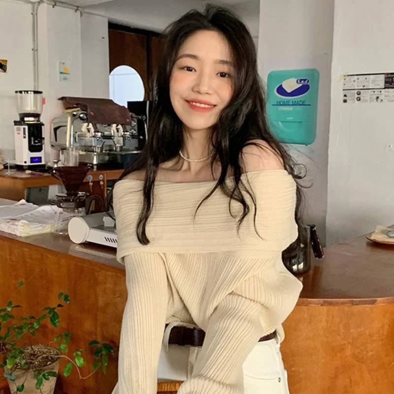 

Женский трикотажный пуловер на одно плечо, с длинным рукавом