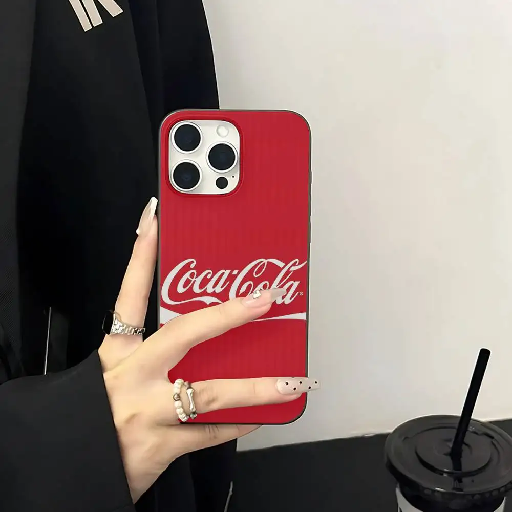 Ретро-чехол для телефона C-Coca C-Cola для iPhone 11 12 13 14 15 16 17 Pro Max PLUS Pro, волнистый силиконовый чехол с рельефной текстурой (art.: 3920dc676bc58) - 3920dc676bc58