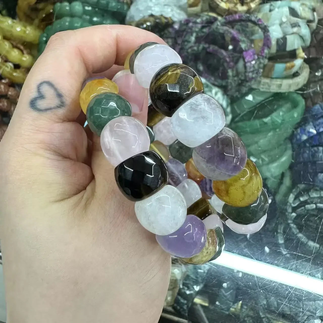 

Красный яшма, черный оксис, мох, агат 11*13 мм