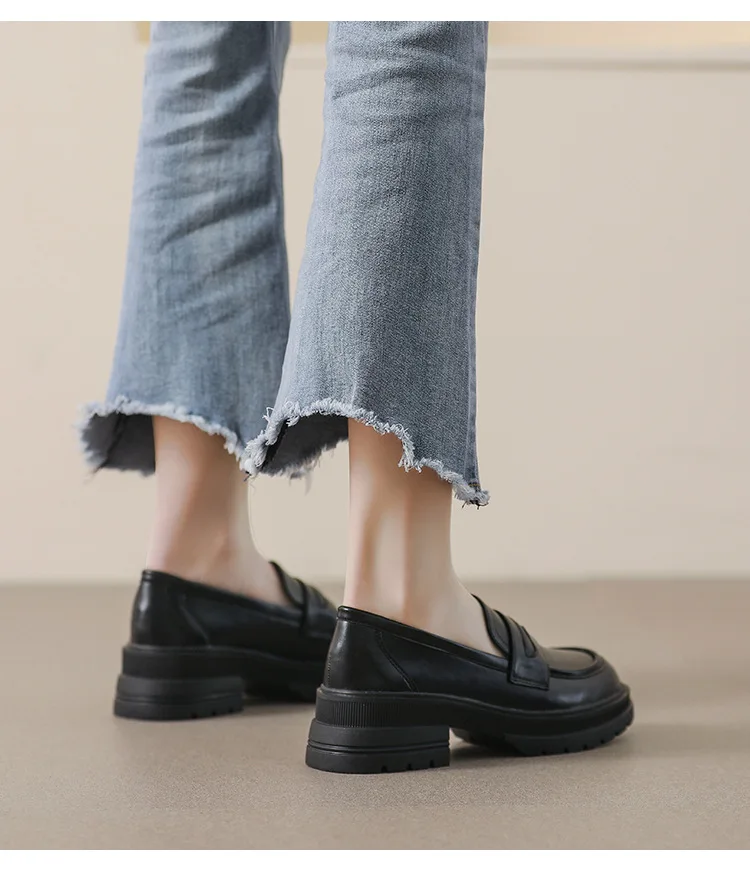 Женская кожаная обувь без застежек в стиле ретро