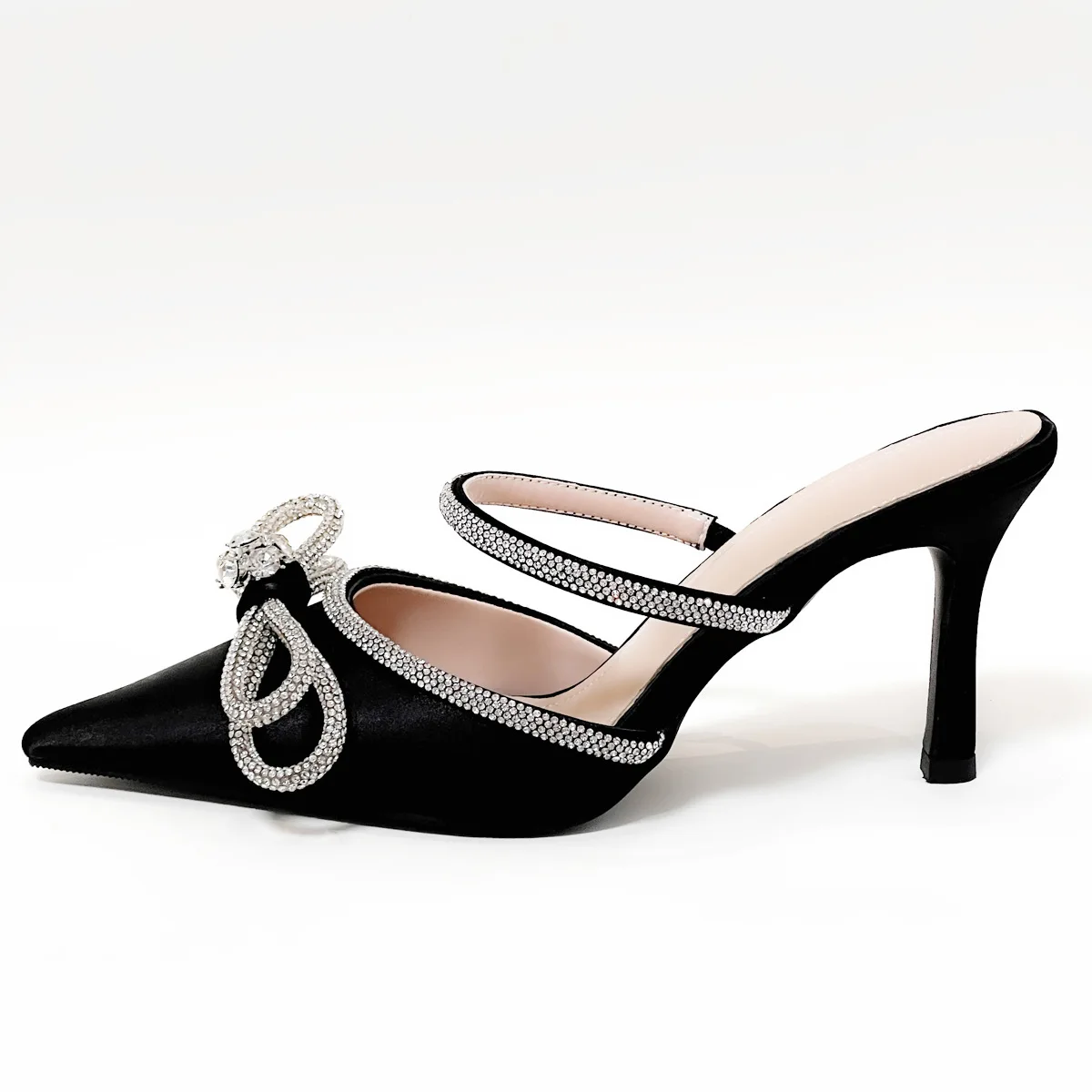 

Женские атласные сандалии на шпильке 9 см, с острым носком и бантом из страз, модные шлепанцы принцессы с одним ремнем для вечерние, SHW125, 2022