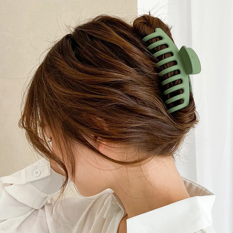 

Free Shipping Solid Big Hair Claws Elegant Frosted Acrylic Hair Clips For Women Girl Hairpins Barrette Horsetail Hair Accessorie