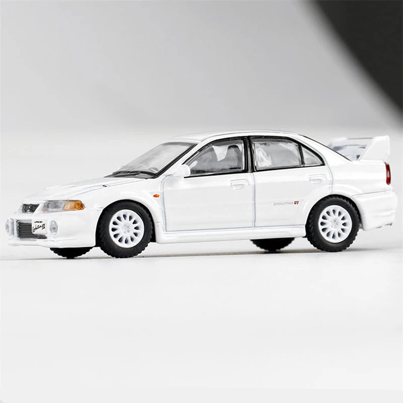 Модель спортивного автомобиля Mitsubishis Lancer Evolution Ⅵ из шести сплавов модель литая