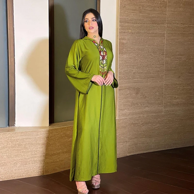 

Ramadan Elegant Women Dress Dubai Abaya Modest Dresses Luxury Hoodie Long Sleeve Muslim Fashion Beaded Tassel Robe Eid Mubarak