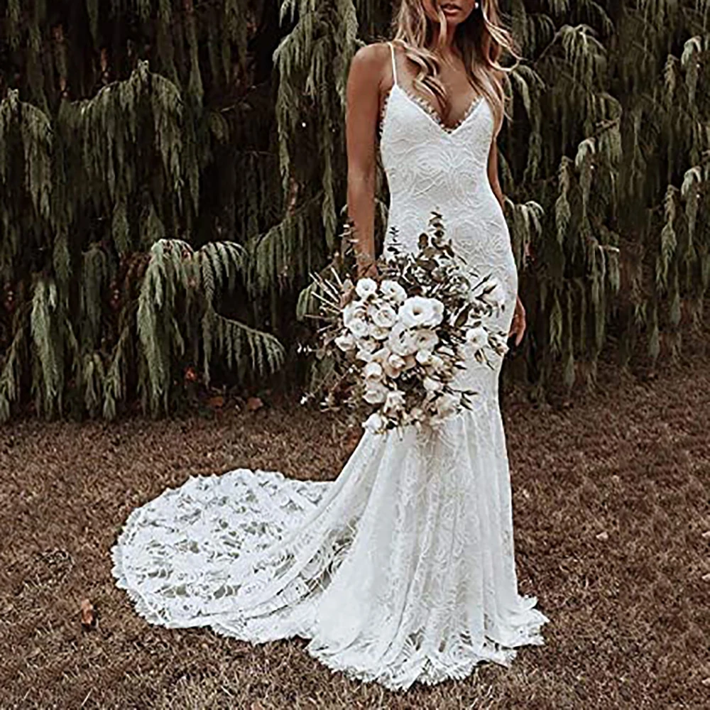 

Sexy Womens Long Wedding Dresses V- Neck Spaghetti Straps Backless Court Train Bridal Gown with Lace Appliques