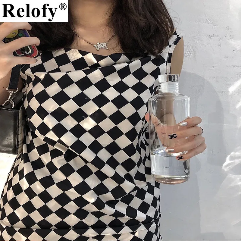 Продажа Стеклянная бутылка для воды со шкалой 500/750 мл, с защитой от ожогов Pаспродажа Стеклянная бутылка для воды со шкалой 500/750 мл, с защитой от ожогов