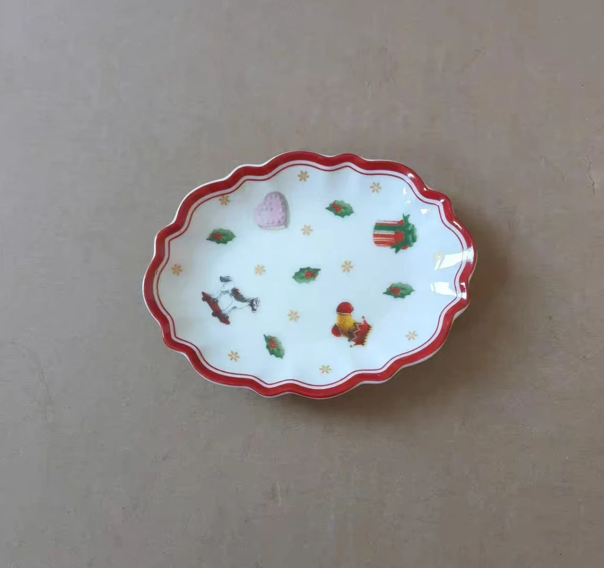 

Керамическая статуэтка из серии "Немецкая Рождество"