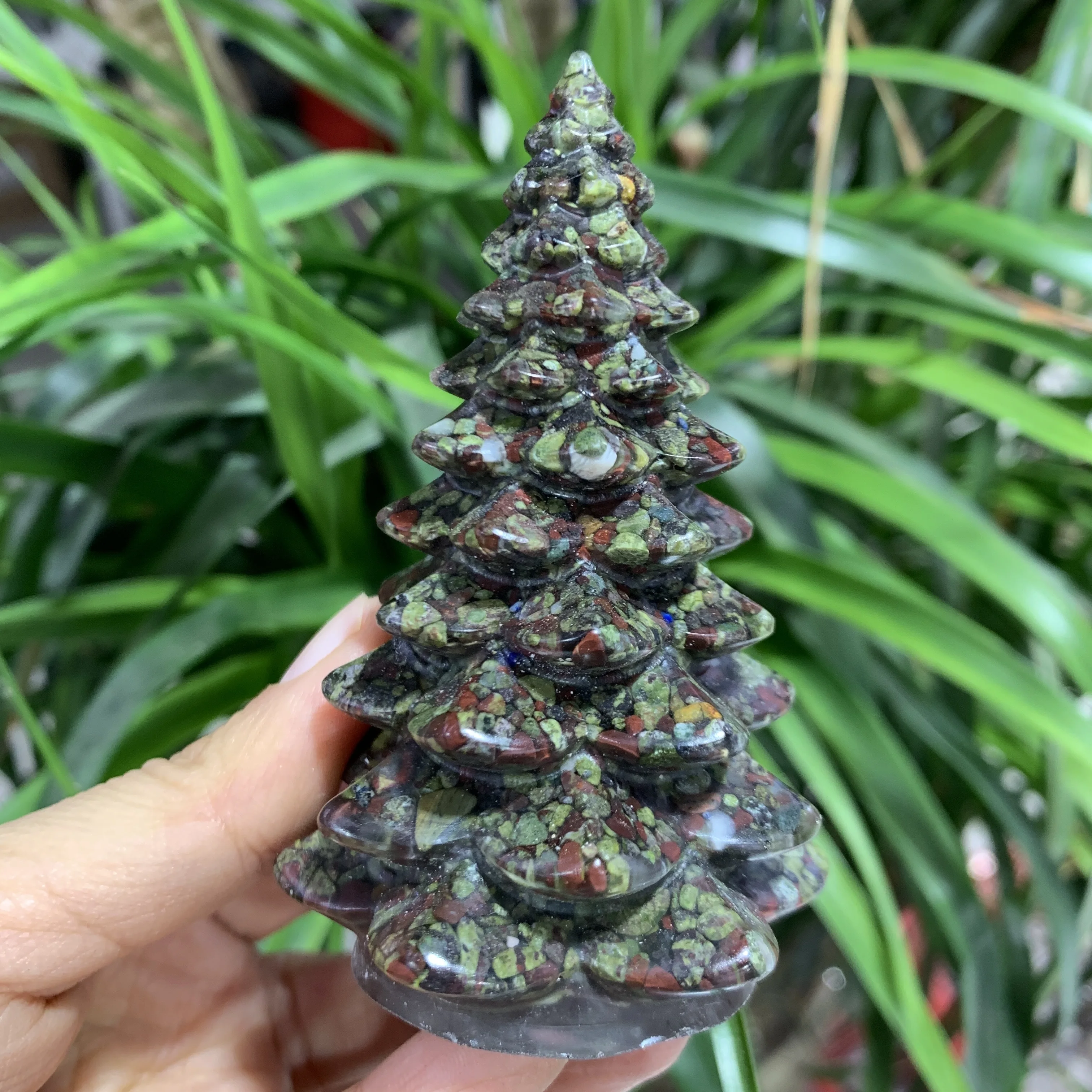 

Фигурка рождественской елки из смолы MCeiba