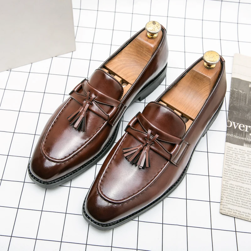 

Mens Luxury Tassel Flats Leather Wedding Casual Office Designer Moccasin Brogue Loafers Oxford Footwear Dress Shoes for Men 2022