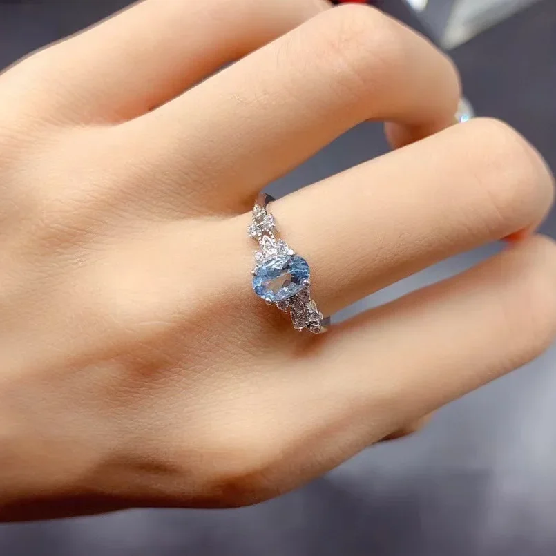 Кольцо из серебра 925 пробы с натуральным аквамарином 5 мм х 7 карата