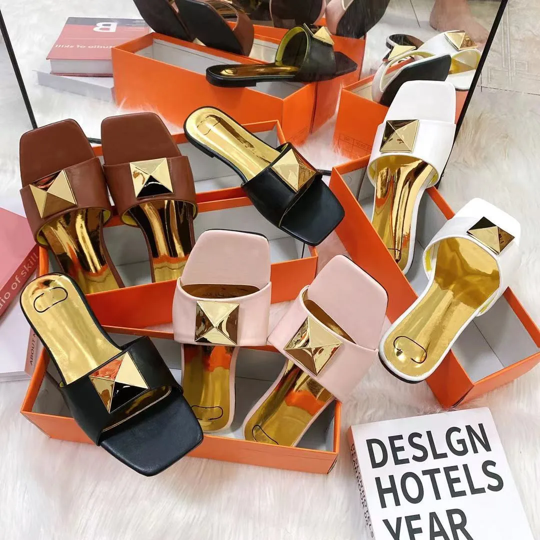 2023 Summer Fashion Casual New Women's Slippers Solid Color Flip-Toe Metal Letters Outdoor Flat Large Size Beach Slippers